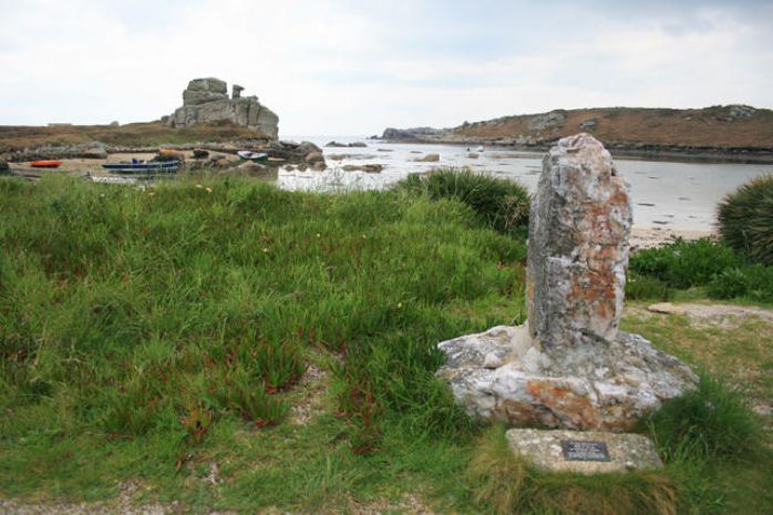 Cloudesley Shovell's memorial at Porthellick, St Mary's (© David Lally - geograph.org.uk/p/910562)